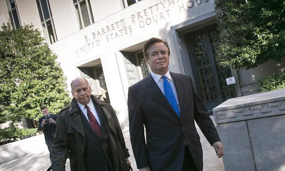 Paul Manafort courthouse with lawyer D.C. Circuit